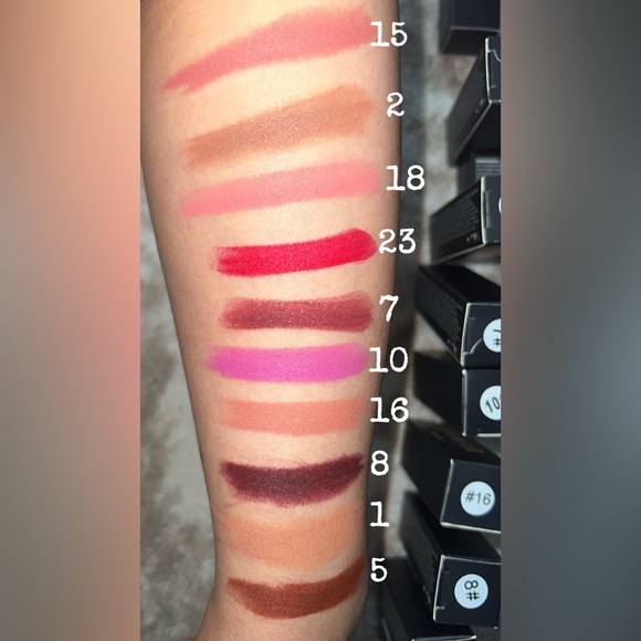 Lipstick - Picture 2 of 14